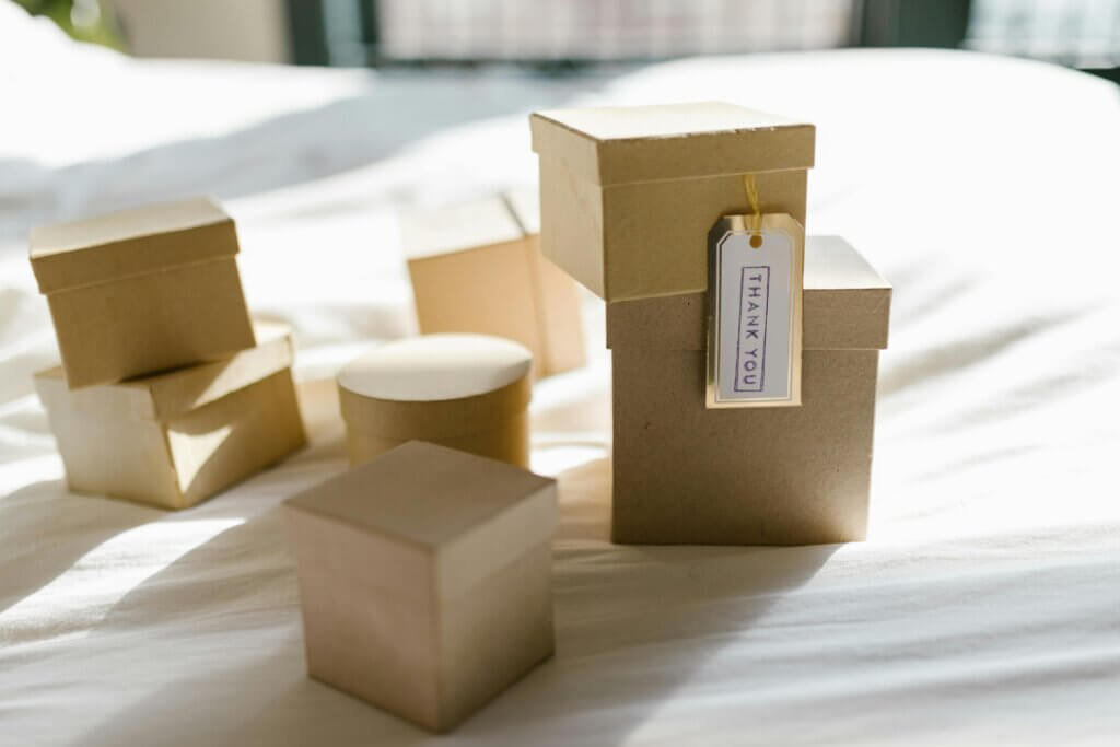 Coffret cadeau vide ou neutre prêt à être personnalisé